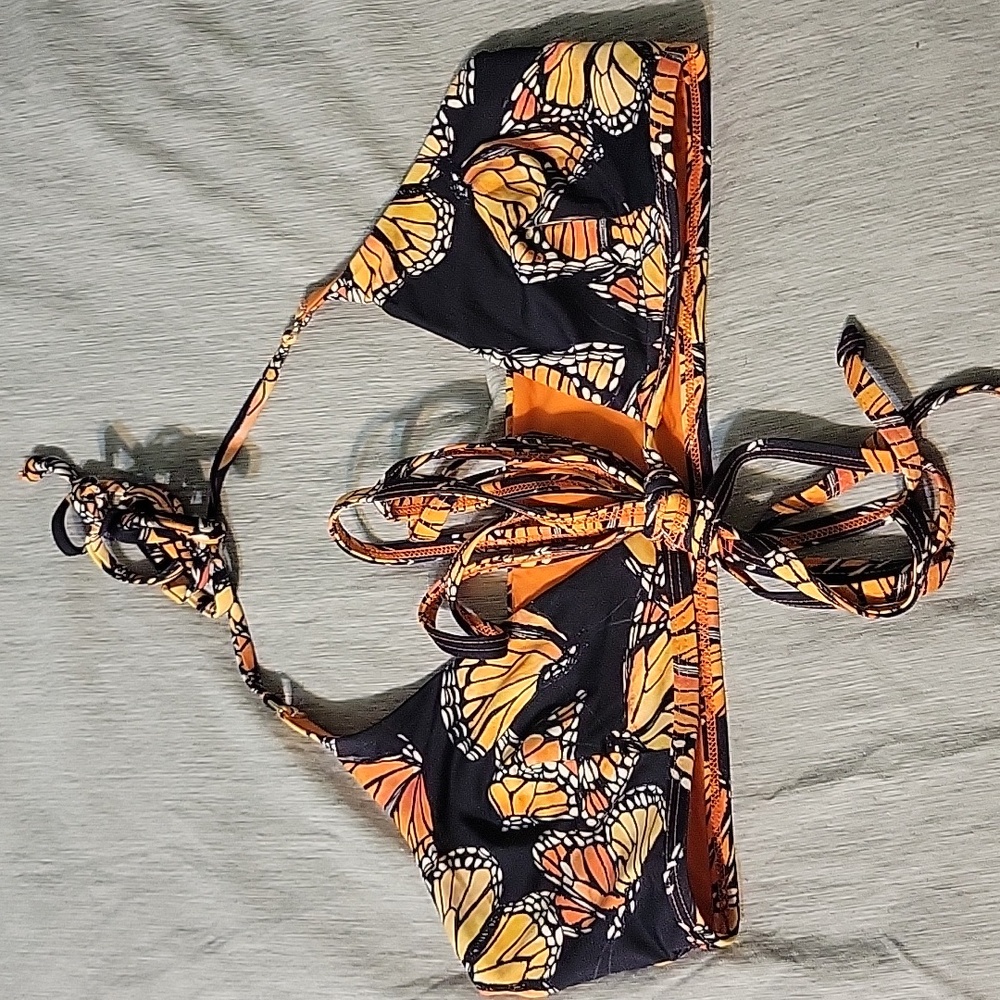 🦋Toluca Swim NWOT Bikini Top